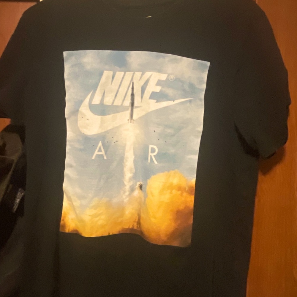 Nike air rocket men’s medium tshirt